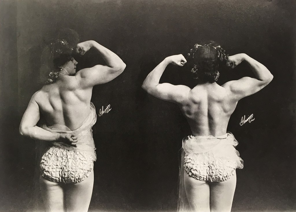 Vergrösserte Ansicht: Miss Charmion, strongwoman and trapeze artist, 1904 (Frederick Whitman Glasier, The Circus Book, 1870s-1950s)